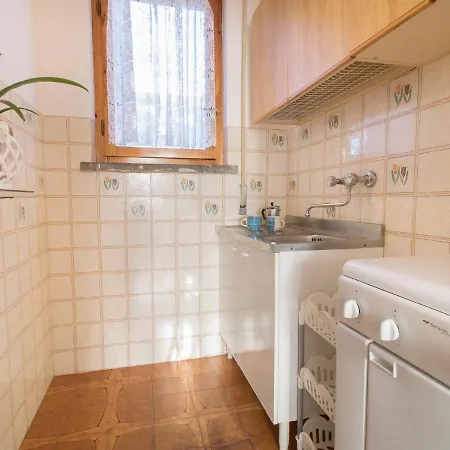 Locazione Turistica Pratoranieri Mare-1 Apartment Casa Sant'Eugenia